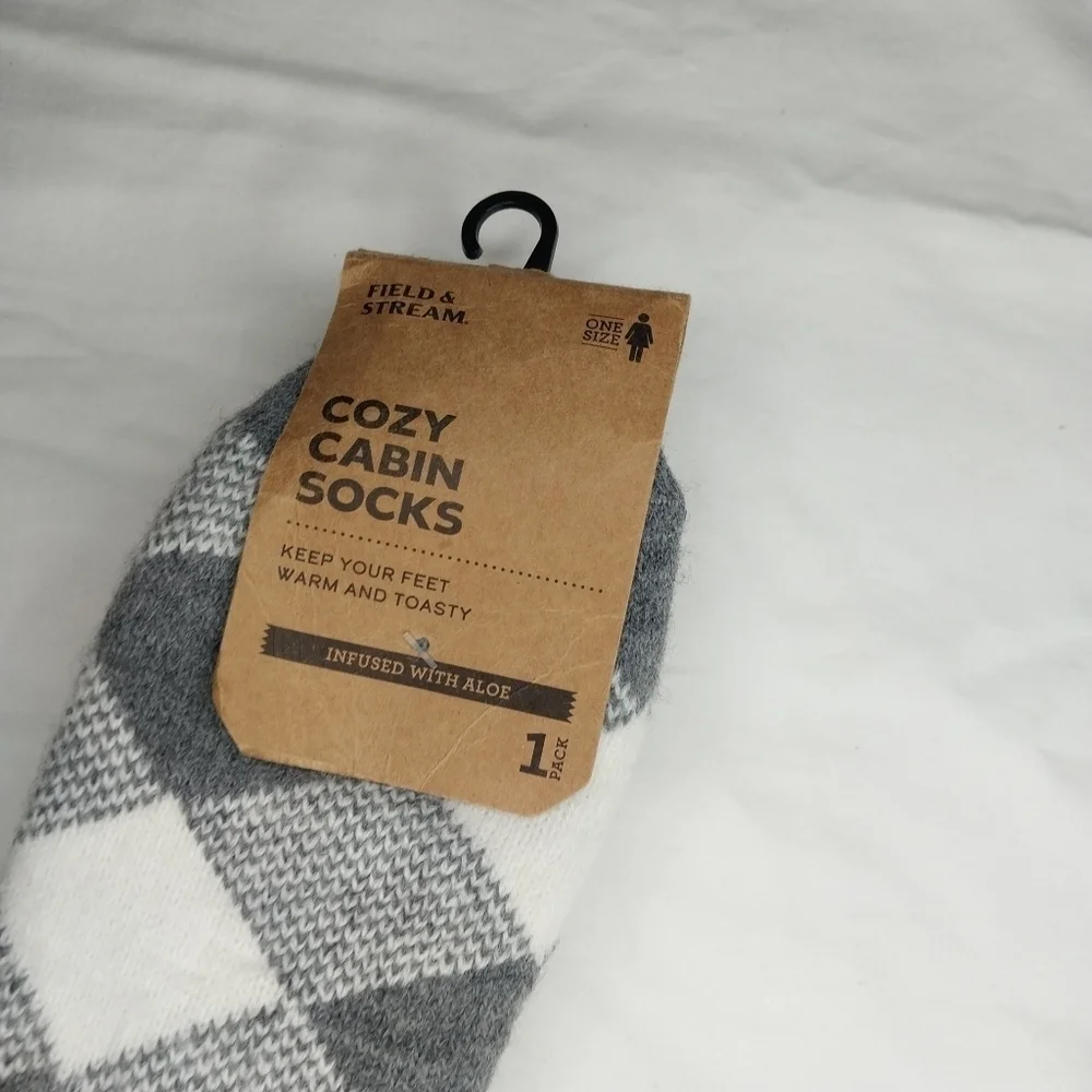 Field & Stream Cozy Cabin Socks - Gray and White